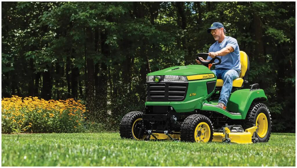 2025 John Deere X758 - Image 2