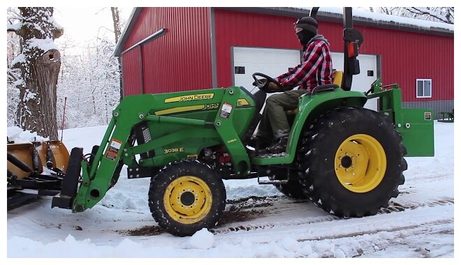 2025 John Deere 3038E - Image 3